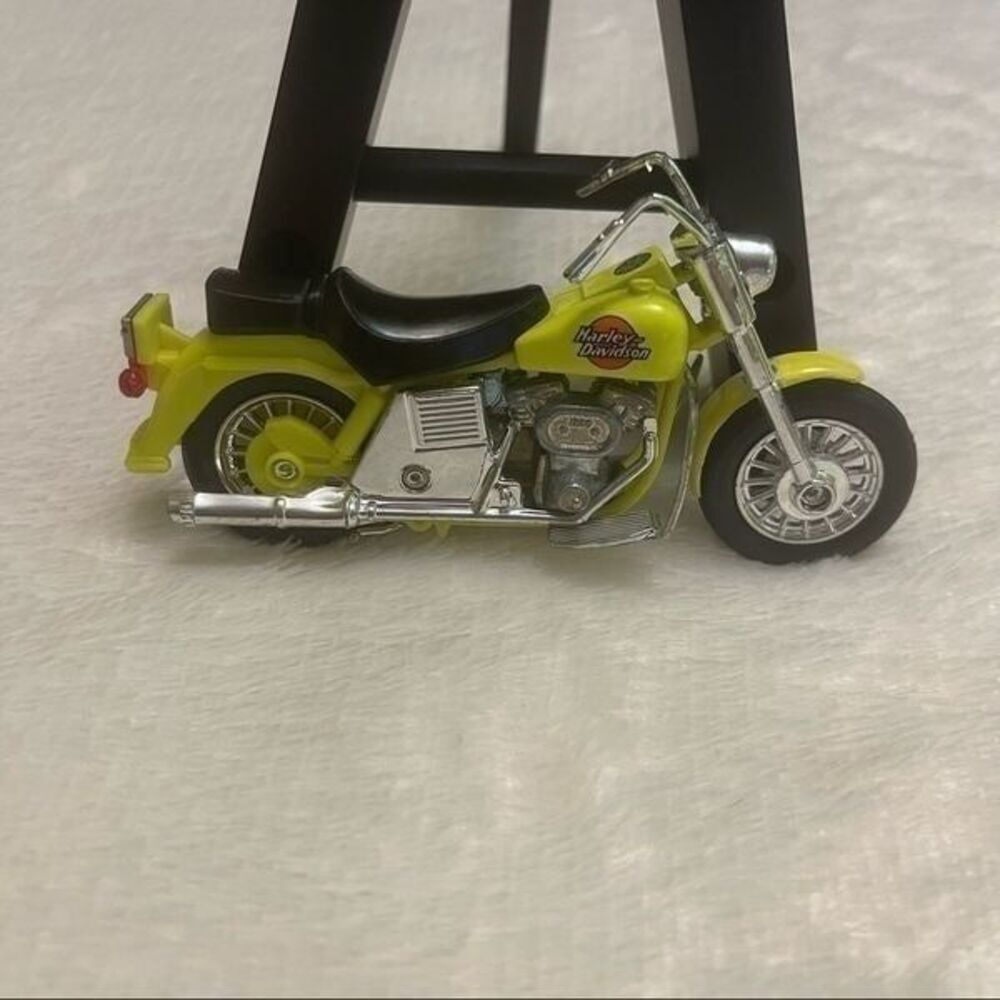 Harley Davidson motorcycle - Picture 6 of 7